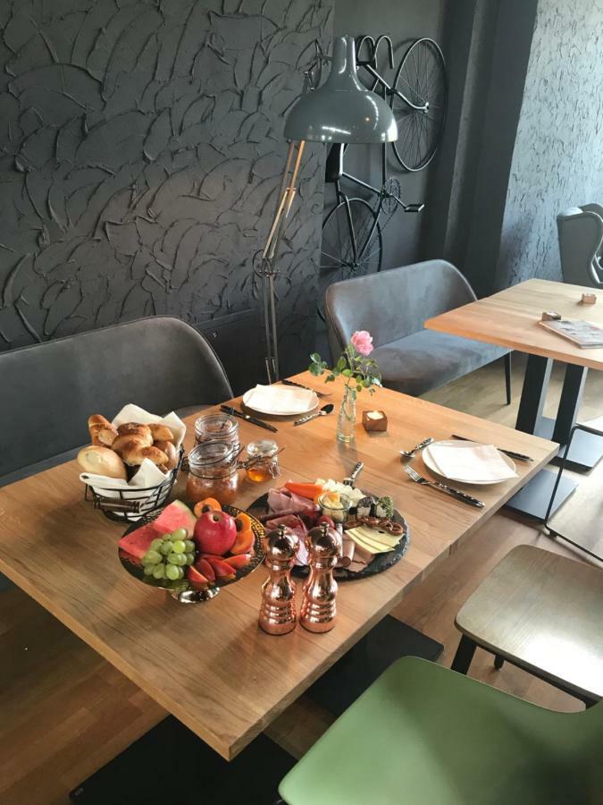 Gaestehaus & Cafe Leeze Bad Dürkheim Exteriör bild